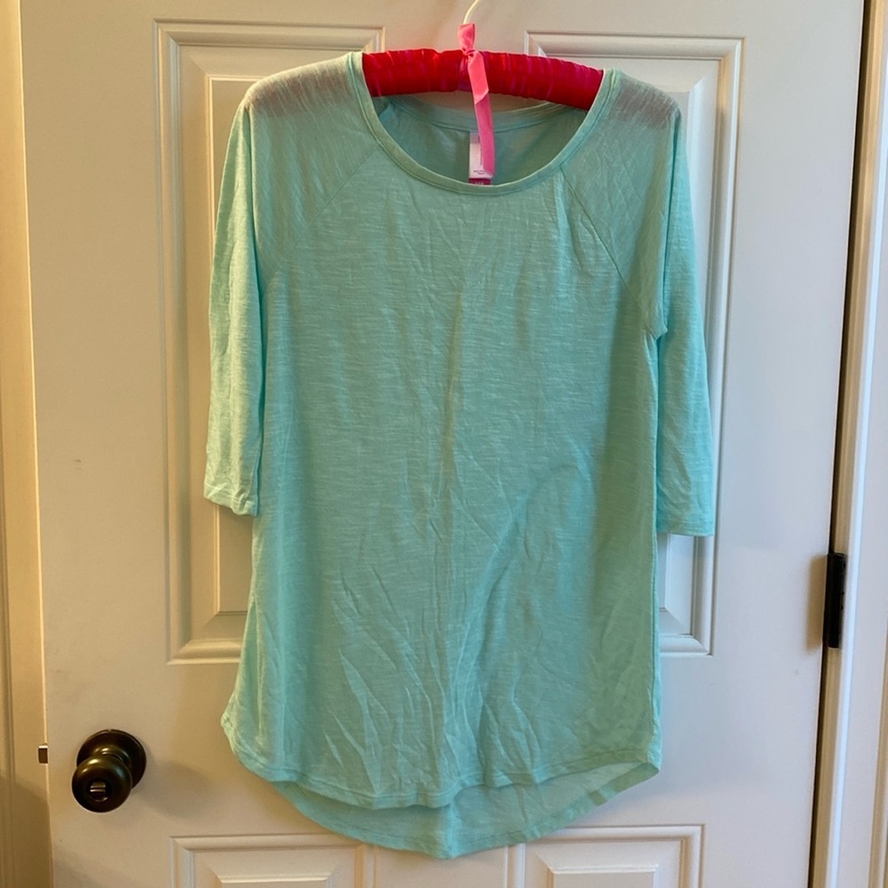 No Boundaries pullover t-shirt